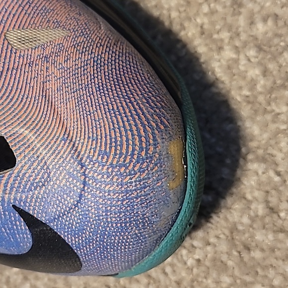 Lebron X Pure Platinum - Picture 5 of 7